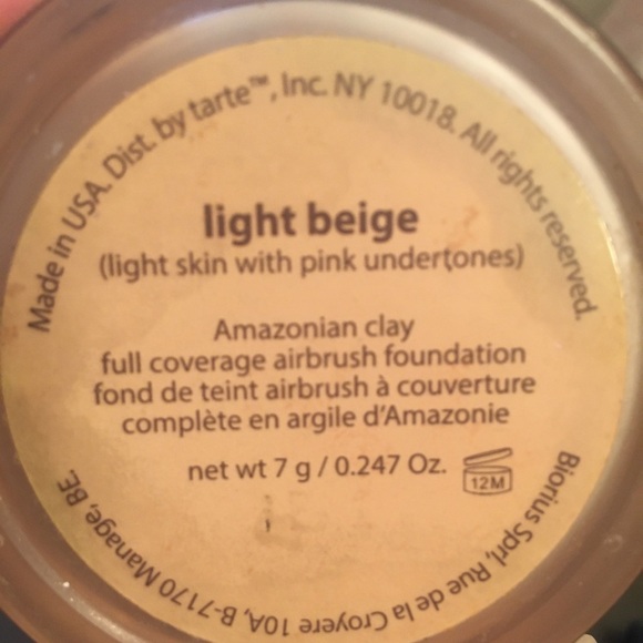 Tarte Amazonian Clay Powder Foundation in Light Beige - Picture 4 of 8